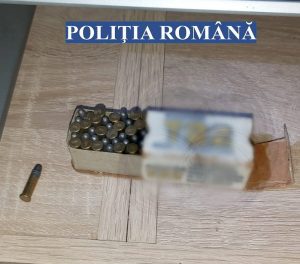VIDEO | Interlopi reținuți pentru deținere ilegală de muniție letală