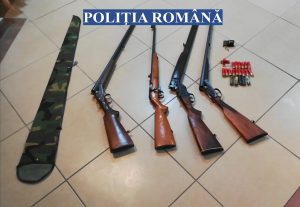 Doi braconieri prinși în flagrant au încercat să scape de paznicul fondului de vânătoare dar și-au lăsat mașina și armele la locul faptei.