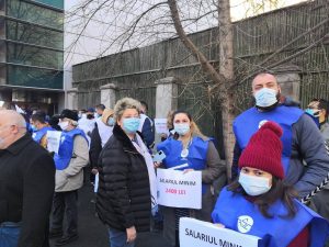 Foto / Decizia de majorare a salariului minim cu 40 de lei a scos sindicaliștii în stradă în această dimineață