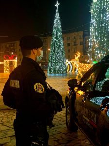 Foto / Ce  captură de substanțe cu efect psihotrop, țigări de contrabandă și materiale pirotehnice au făcut jandarmii buzoieni, în ultimele 24 de ore