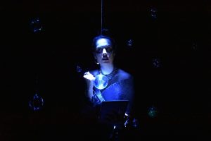 Buzoienii pot deveni personaje de teatru într-un spectacol despre „leacul” împotriva îmbătrânirii