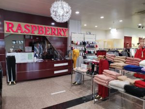 FOTO | Magazinul Raspberry și-a pregătit noua colecție, în care predomină nuanțele pastelate
