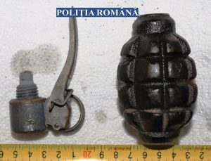 VIDEO Șmecher din Mărăcineni prins cu grenada pe șifonier. Ce a amenințat că face