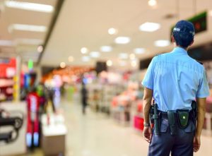 Măsuri de securitate doar pe hârtie la unele farmacii ori marketuri din Buzău, la altele nici măcar așa