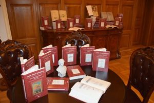 Proiecții pe clădirea unei instituții culturale și expoziție de carte, de Ziua Culturii Naționale la Buzău