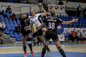 Derby cu scântei! Gloria și Rm. Vâlcea reiau campionatul la Brașov