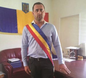 Cum a scăpat basma curată fostul primar de Brăești după ce l-a bătut bine pe iubitul fostei soții