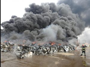 Ce amenzi a dat Garda de Mediu societății din zona industrială unde a avut loc incendiul de materiale reciclabile