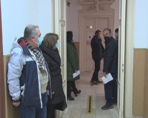 FOTO | Proteste din partea profesorilor și părinților după numirea noului director la Școala 14. Noul manager a demisionat după numai o zi