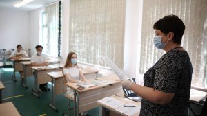 Sondaj! Câți elevi, profesori și părinți vor redeschiderea școlilor și organizarea de cursuri remediale