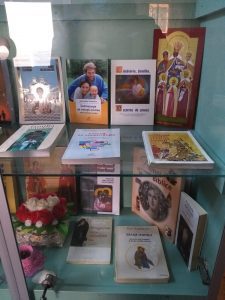 Invitație la întâlnire cu cartea despre iubire la filiala de carte religioasă a Bibliotecii Județene