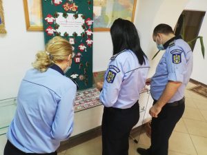 VIDEO Zeci de mărțișoare de la copii din Centrul rezidențial de la Beceni trimise polițiștilor buzoieni