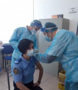Foto / La Inspectoratul Județean pentru Jandarmi s-a deschis centrul de vaccinare pentru cadrele MAI din județ