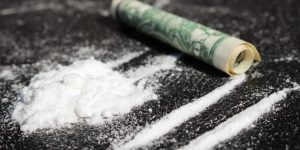 Un traficant de cocaină din Rm. Sărat și-a recăpătat libertatea cu un sfert de miliard de lei vechi