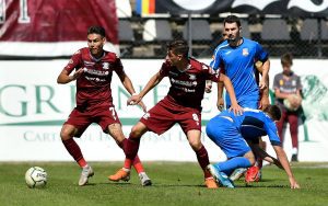 Derby cu aer vintage. Cu suporteri ar fi fost nebunie!