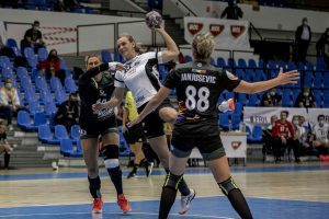 De-a șoarecele cu pisica: Gloria Buzău – CSM Galați 29-20 (13-10)