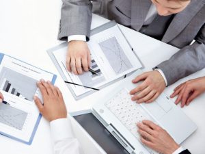 Caracatița infracțională care viza finanțele a 18 primării buzoiene, la judecată