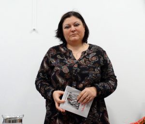 Foto / Scriitori buzoieni și râmniceni, „convocați” în cenaclu literar de Manuela Camelia Sava