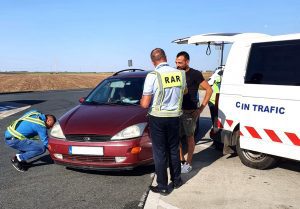 FOTO | Pericole pe șosele! Aproape jumătate dintre mașinile verificate anul trecut în trafic de inspectorii RAR Buzău, cu probleme tehnice grave
