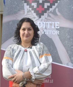 Cristina Ciupercă a înființat o organizație ca să reînvie tradițiile în comuna Scorțoasa