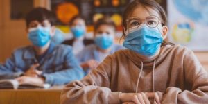 În scenariul roșu vor merge fizic la școală doar preșcolarii, cei din învățământul primar și jumătate dintre elevii din anii terminali