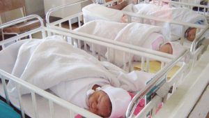 23 de minore au adus pe lume prunci în acest an. Cea mai mică are 13 ani