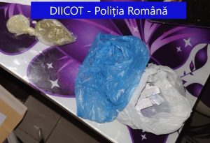 VIDEO Altă grupare de traficanți de droguri și de etnobotanice, destructurată la Buzău. De unde se aprovizionau și unde vindeau drogurile