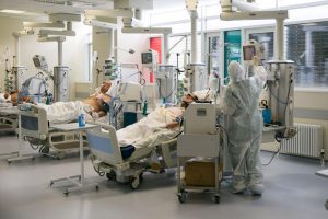 Situație critică la Spitalul Județean: pacienții cu Covid-19 așteaptă la Urgențe un loc liber la Terapie Intensivă